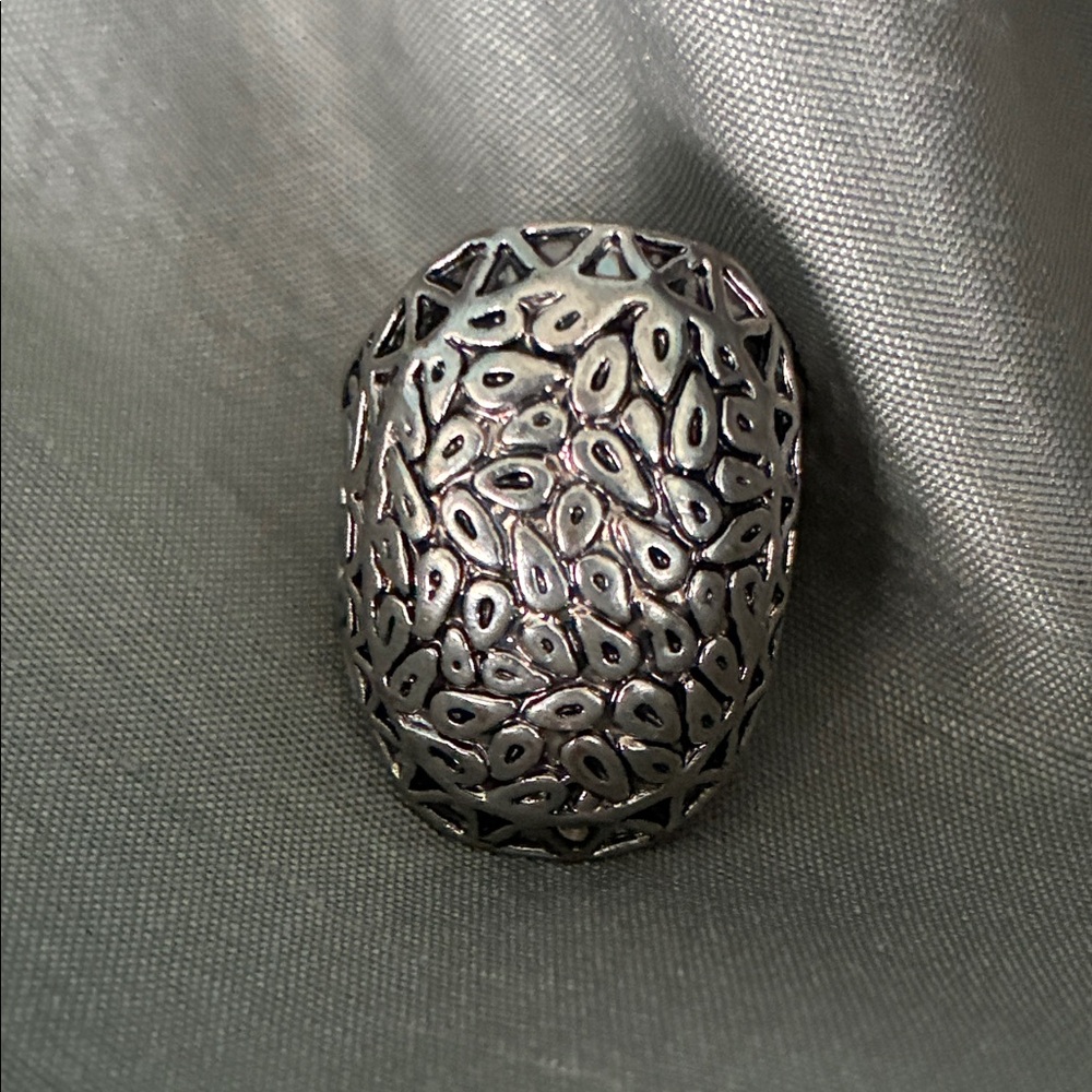 Vintage Silver-tone Textured Ring Size 6